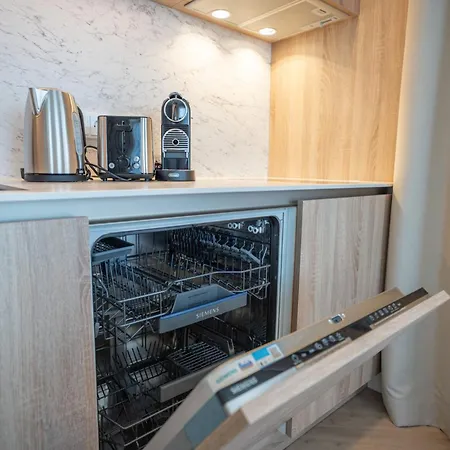 Yachthafen - Und Penthouses Apartmán *